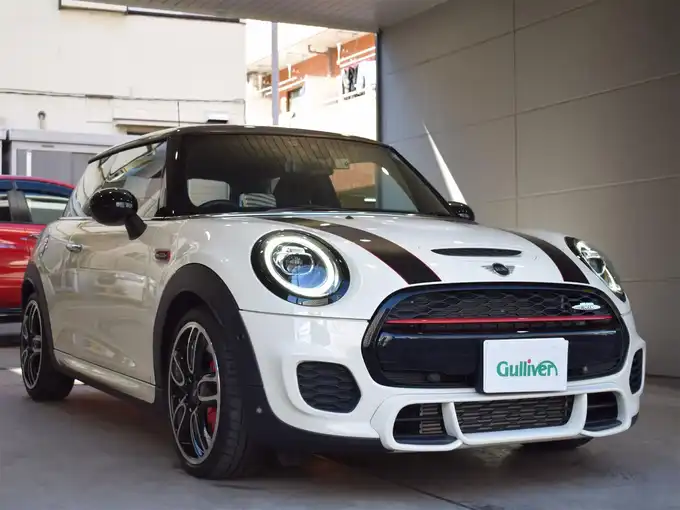 新着情報“ＭＩＮＩジョンクーパーワークス”2019年式ペッパー・ホワイト入荷しました！