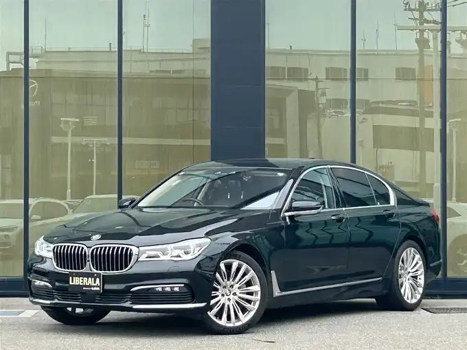 新着情報“７シリーズ740d xDrive エクセレンス”2017年式黒入荷しました！