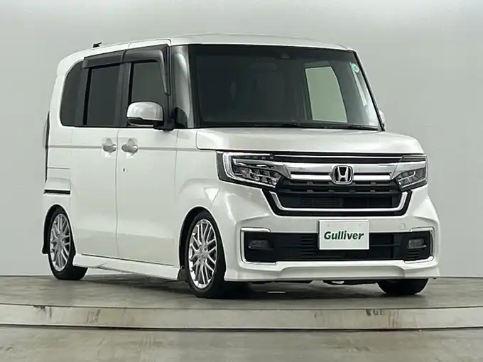 新着情報“Ｎ－ＢＯＸカスタムLターボ”2021年式プラチナホワイトパール入荷しました！