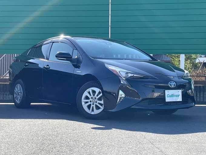 新着情報“プリウスSセーフティプラス”2016年式アティチュードブラックマイカ入荷しました！