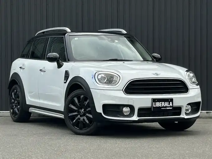 新着情報“ＭＩＮＩクーパーD クロスオーバー”2019年式ライトホワイト入荷しました！