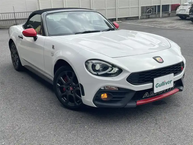 新着情報“アバルト１２４ スパイダーベースグレード”2017年式パール入荷しました！