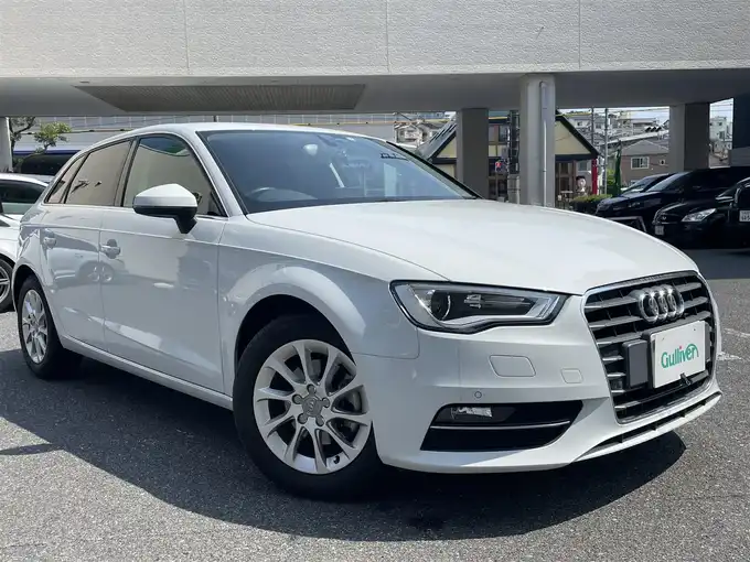 新着情報“Ａ３スポーツバック 1．4 TFSI”2015年式グレイシアホワイトメタリック入荷しました！