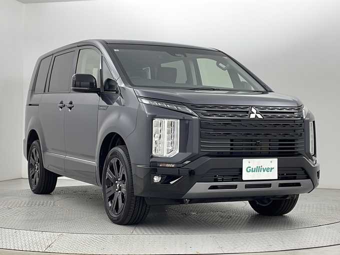 新着情報“デリカＤ：５シャモニー（電動サイドステップ非装着車）”2025年式グラファイトグレーメタリック/ブラックマイカ入荷しました！