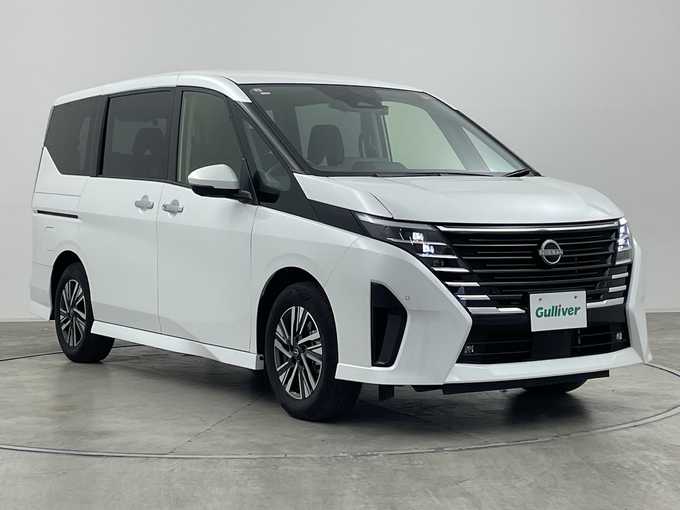 新着情報“セレナハイウェイスターV”2023年式プリズムホワイト入荷しました！