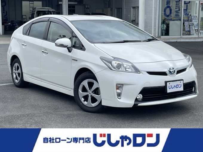 新着情報“プリウスS”2013年式ホワイトパールクリスタルシャイン入荷しました！