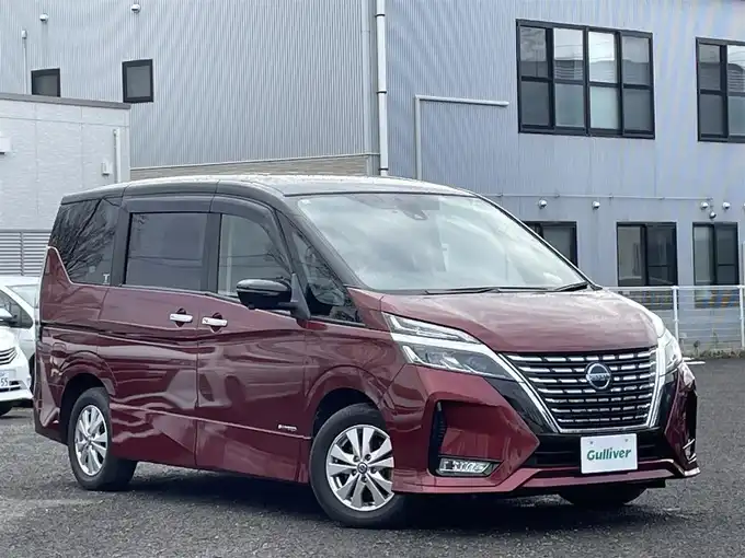 新着情報“セレナハイウェイスター”2019年式マルーンレッド 2トーン入荷しました！