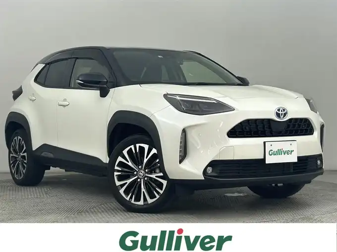 新着情報“ヤリスクロスハイブリッドZ”2022年式ブラックマイカ/ホワイトパールクリスタルシャイン 2トーン入荷しました！