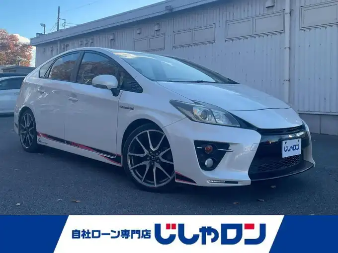 新着情報“プリウスSツーリングセレクション・G’s”2012年式ホワイトパールクリスタルシャイン入荷しました！