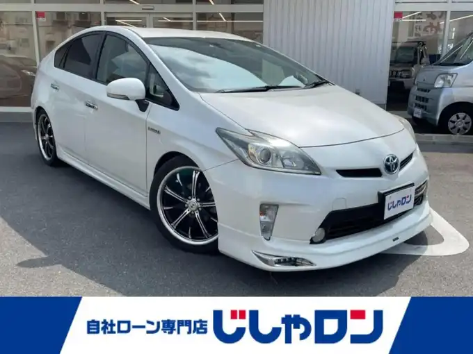 新着情報“プリウスS”2013年式ホワイトパールクリスタルシャイン入荷しました！