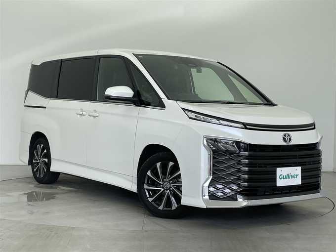 新着情報“ヴォクシーS－Z”2022年式ホワイトパールクリスタルシャイン入荷しました！