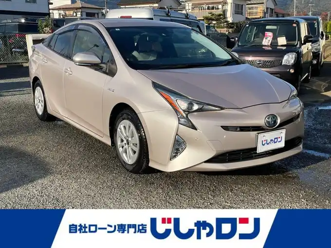 新着情報“プリウスSセーフティプラス”2016年式スティールブロンドM入荷しました！