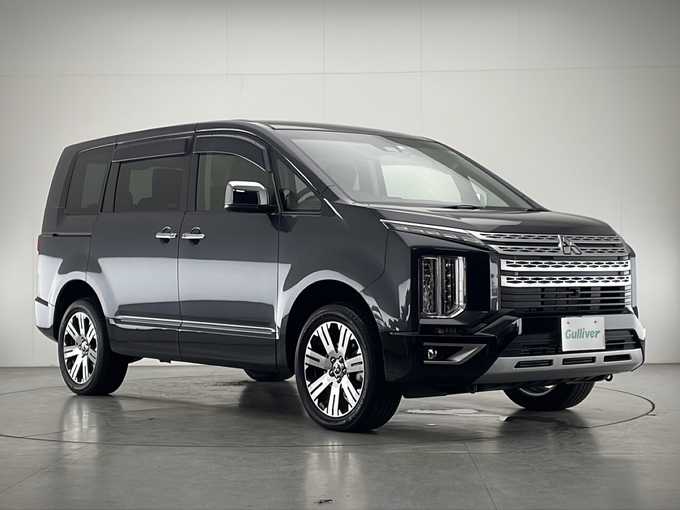 新着情報“デリカＤ：５P”2023年式グラファイトグレーメタリック/ブラックマイカ入荷しました！