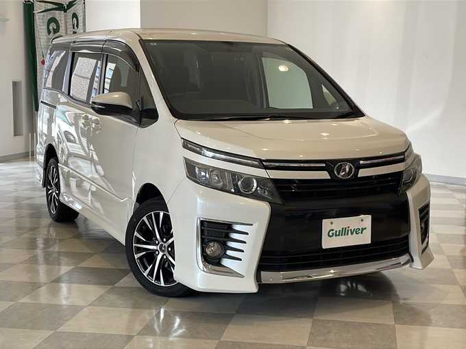 新着情報“ヴォクシーZS”2014年式ホワイトパールクリスタルシャイン入荷しました！