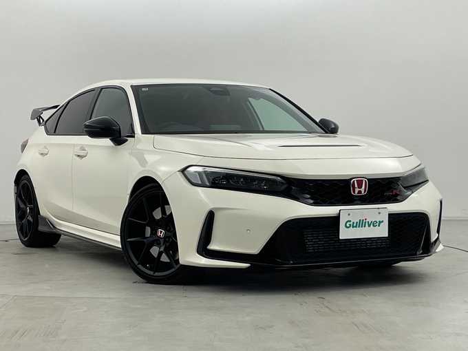 新着情報“シビックタイプR”2025年式チャンピオンシップホワイト入荷しました！