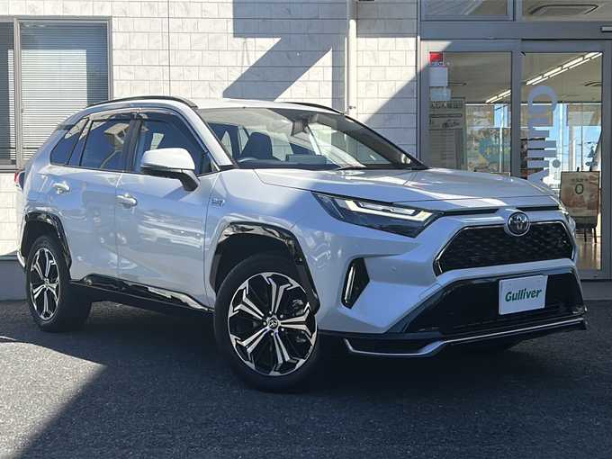 新着情報“ＲＡＶ４ハイブリッドX”2021年式ホワイトパールクリスタルシャイン入荷しました！