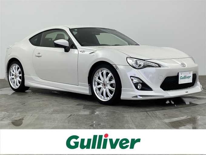 新着情報“８６GT”2015年式クリスタルホワイトパール入荷しました！