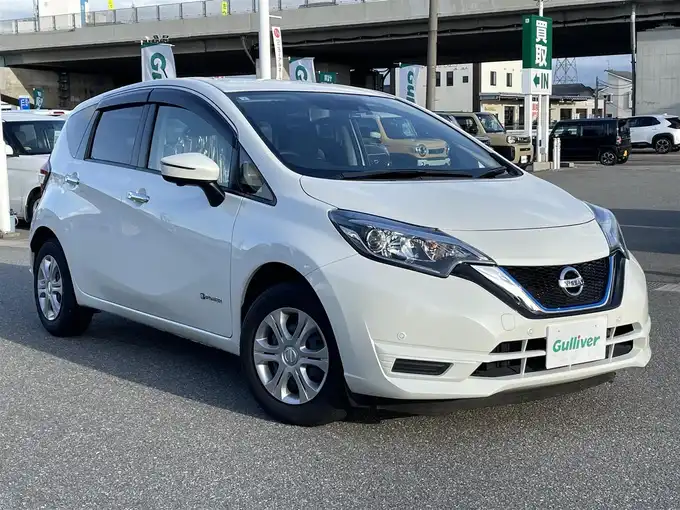 新着情報“ノートe－パワー X”2017年式パール入荷しました！