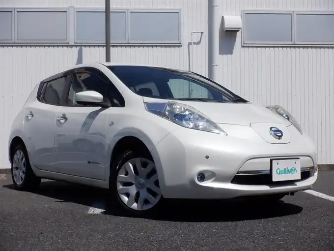 新着情報“リーフX（30kwh）”2016年式ブリリアントホワイトパール入荷しました！