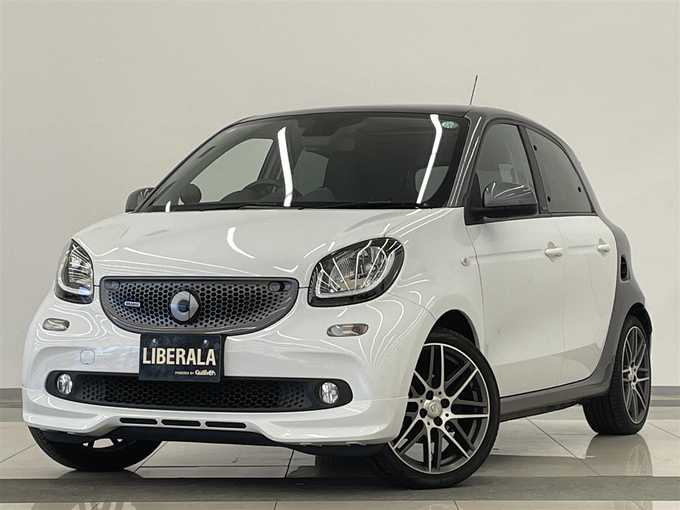 新着情報“スマートフォーフォーBRABUS エクスクルーシブ”2017年式クリスタルホワイト入荷しました！