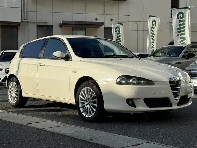 新着情報“１４７ツインスパーク セレスピード”2006年式ビアンコ・ポラーレ入荷しました！