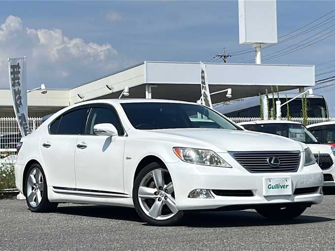 新着情報“ＬＳLS460 バージョンS Iパッケージ”2008年式ホワイトパールクリスタルシャイン入荷しました！