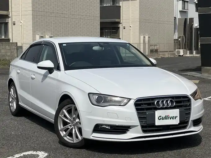 新着情報“Ａ３セダン1．8TFSIクワトロ”2014年式グレイシアホワイトメタリック入荷しました！