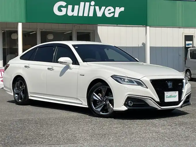新着情報“クラウンハイブリッドRS”2018年式ホワイトパールクリスタルシャイン入荷しました！