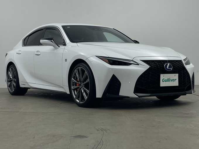 新着情報“ＩＳIS300h”2020年式ホワイトノーヴァガラスフレーク入荷しました！