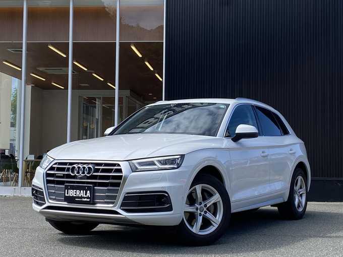 新着情報“Ｑ５2．0TFSIクワトロ エアサスペンション装着車”2019年式グレイシアホワイトメタリック入荷しました！