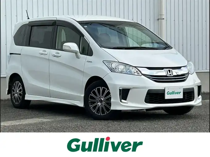 新着情報“フリードハイブリッドハイブリッド プレミアムエディション”2016年式ホワイトオーキッドパール入荷しました！