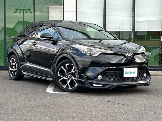 新着情報“Ｃ－ＨＲG”2017年式ブラックマイカ入荷しました！