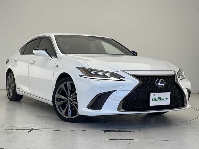 新着情報“ＥＳES300h Fスポーツ”2019年式ホワイトノーヴァガラスフレーク入荷しました！
