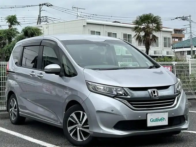 新着情報“フリードハイブリッドハイブリッド・Gホンダセンシング”2017年式ルナシルバーM入荷しました！