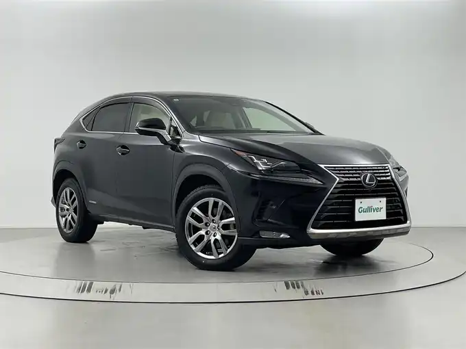 新着情報“ＮＸNX300h Iパッケージ”2019年式グラファイトブラックガラスフレーク入荷しました！