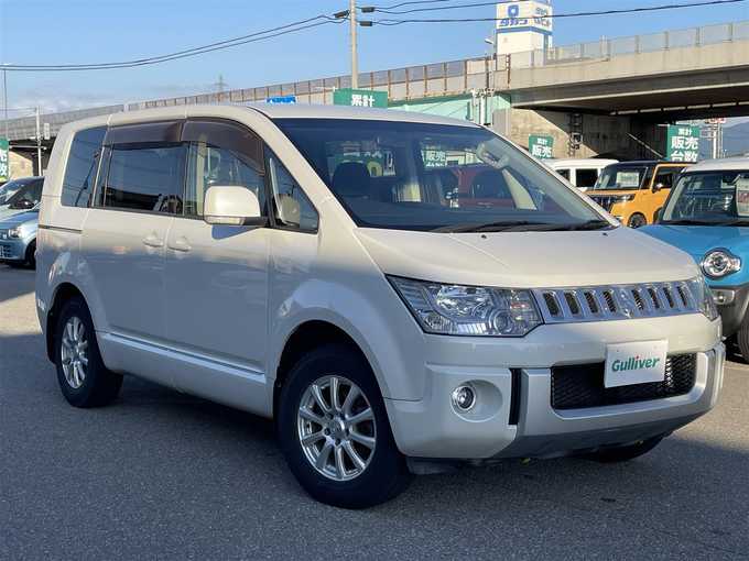 新着情報“デリカＤ：５M”2014年式パール入荷しました！