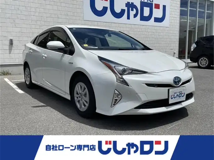 新着情報“プリウスSセーフティプラス”2016年式ホワイトパールクリスタルシャイン入荷しました！