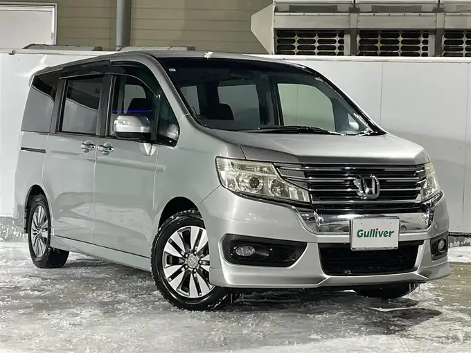 新着情報“ステップワゴンスパーダZ”2013年式スーパープラチナメタリック入荷しました！