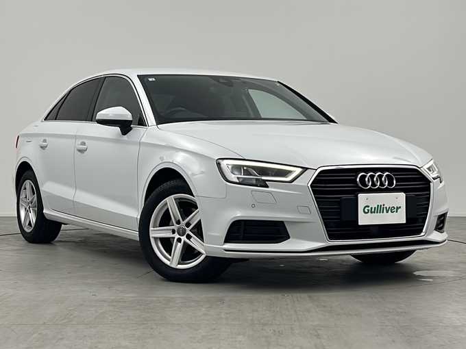 新着情報“Ａ３セダン30TFSI シグネチャーエディション”2020年式グレイシアホワイトメタリック入荷しました！