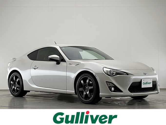 新着情報“８６GTリミテッド”2013年式サテンホワイトパール入荷しました！
