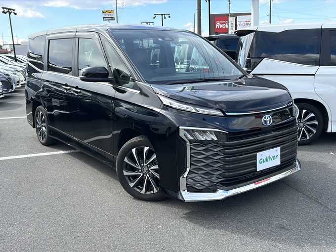 新着情報“ヴォクシーハイブリッドS－Z”2022年式黒入荷しました！