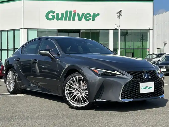 新着情報“ＩＳIS300h バージョンL”2021年式ソニッククロム入荷しました！