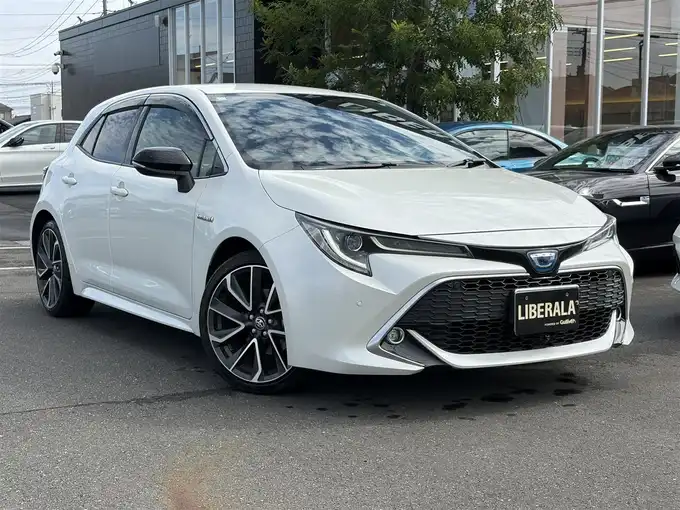 新着情報“カローラスポーツハイブリッドG Z”2019年式ホワイトパールクリスタルシャイン入荷しました！