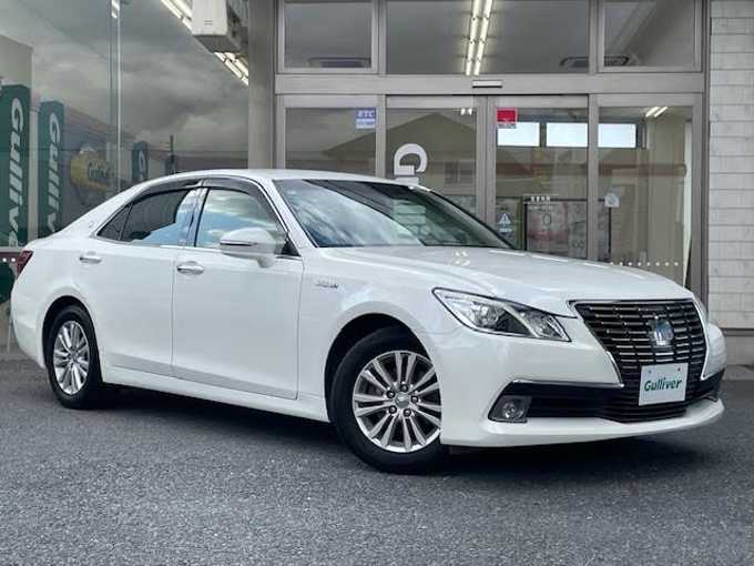 新着情報“クラウンハイブリッドロイヤルサルーン”2014年式ホワイトパールクリスタルシャイン入荷しました！