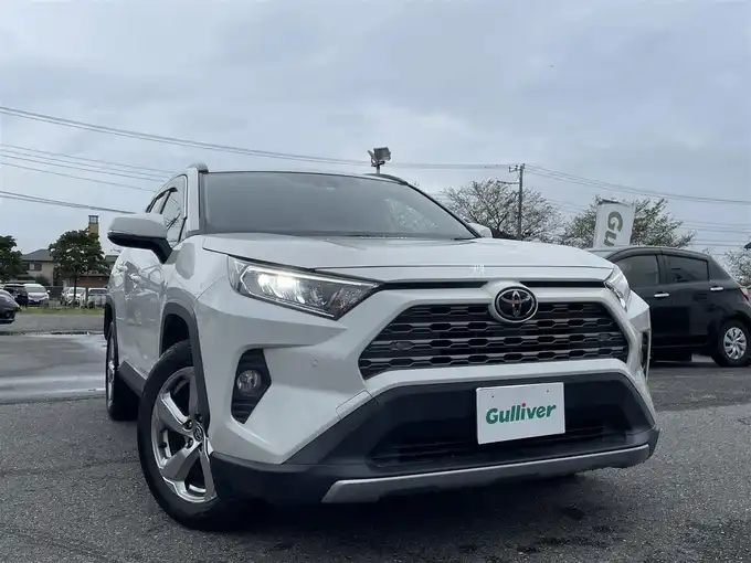 新着情報“ＲＡＶ４G”2020年式ホワイトパールクリスタルシャイン入荷しました！