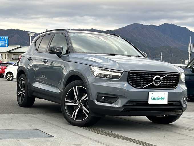 新着情報“ＸＣ４０B4 AWD インスクリプション”2020年式黒／グレー入荷しました！