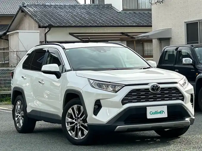 新着情報“ＲＡＶ４G Zパッケージ”2019年式ホワイトパールクリスタルシャイン入荷しました！