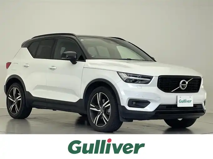 新着情報“ＸＣ４０T4 AWD Rデザイン”2018年式クリスタルホワイトP/ブラック入荷しました！