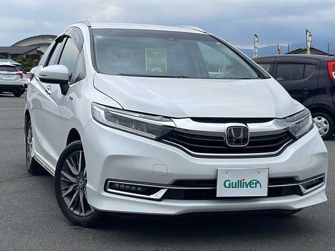 新着情報“シャトルハイブリッドZ ホンダセンシング”2019年式白入荷しました！