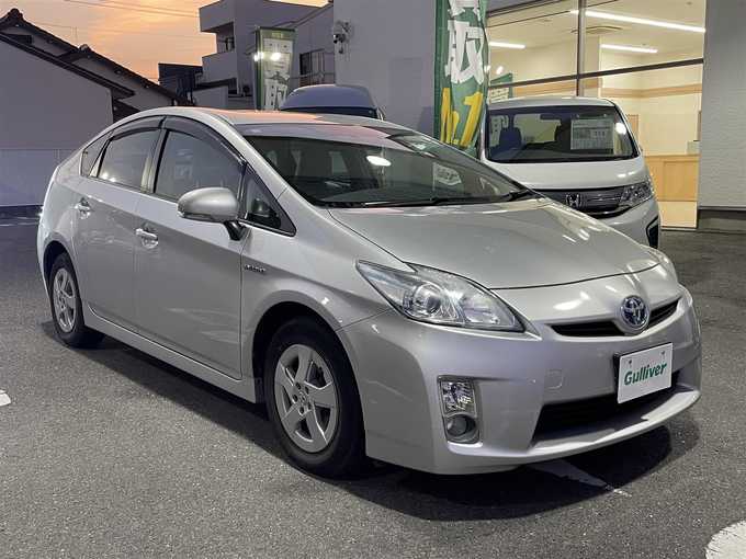 新着情報“プリウスS”2010年式シルバー入荷しました！